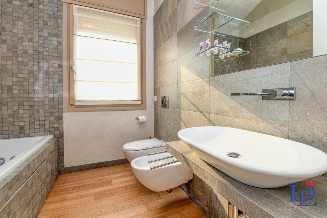 Desenzanoloft Official Partner Marriott Homes & Villas - Oscar Luxury Suite Desenzano del Garda Eksteriør bilde
